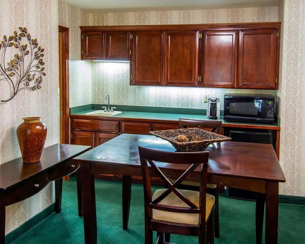 Quality Inn Oakwood Spokane Room photo